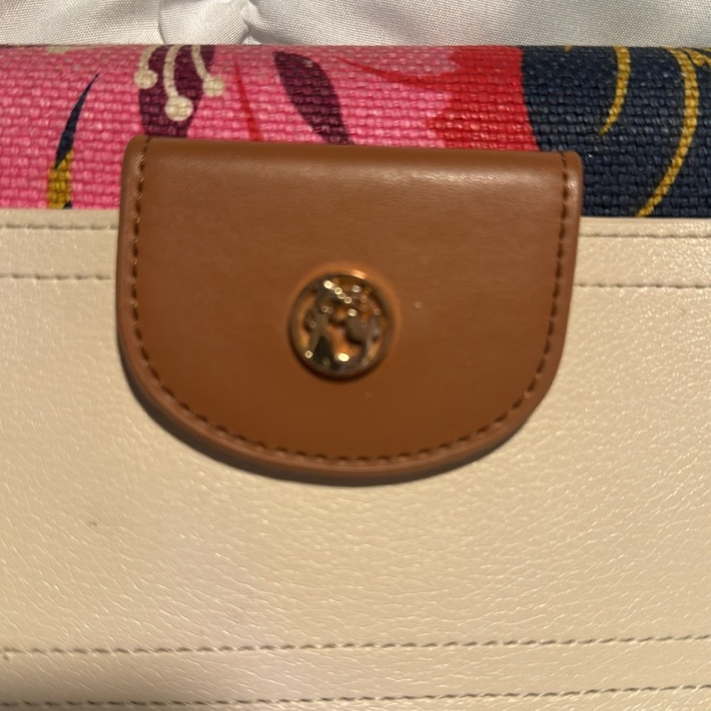Spartina Wallet and Phone Case, Extra Storage Spaces for Credit Cards, beautiful - Picture 8 of 13